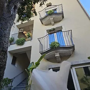 לינה וארוחת בוקר D'orville Luxury, טאורמינה